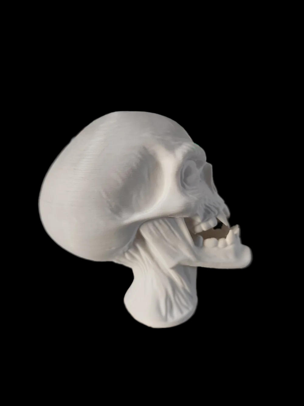 Alien Skull Bust – Futuristic Sci-Fi Sculpture