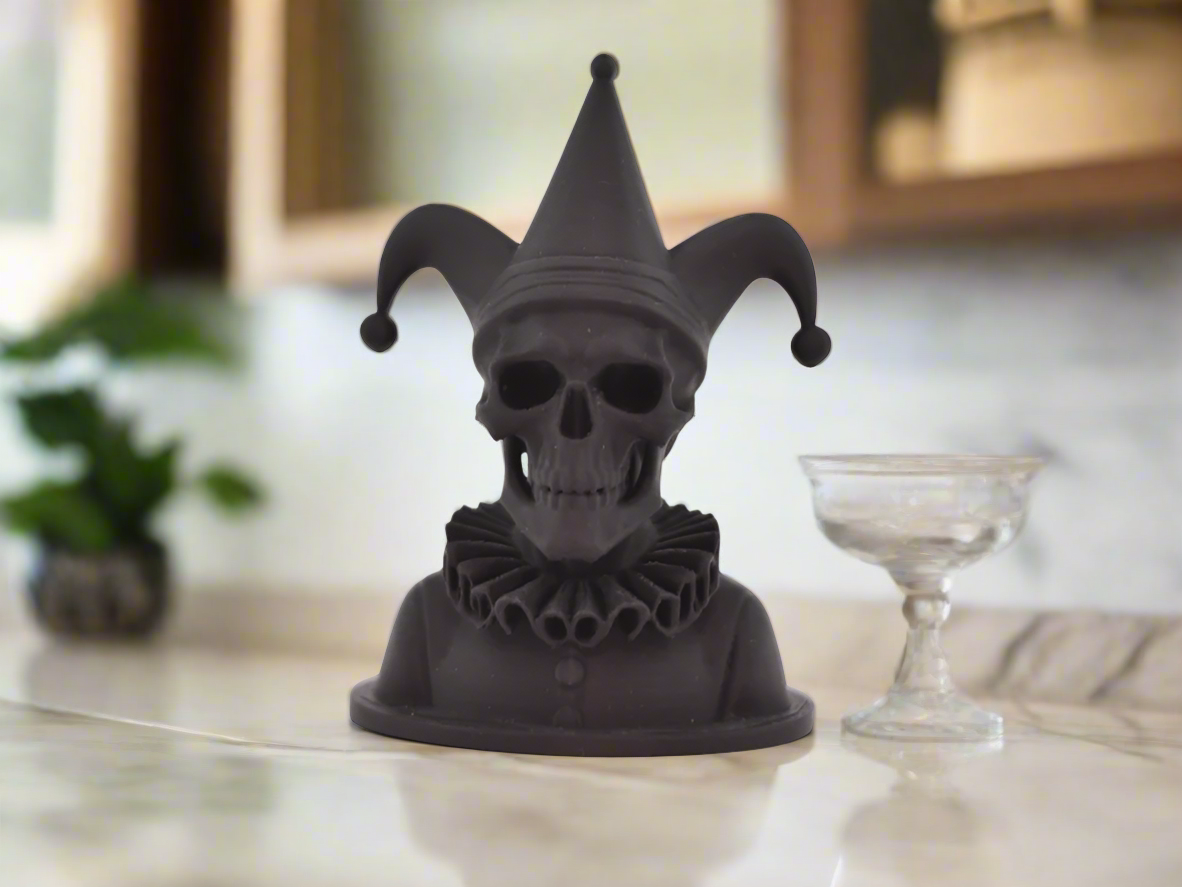 The Hollow Harlequin Figurine – Eerie Jester Gothic Decor