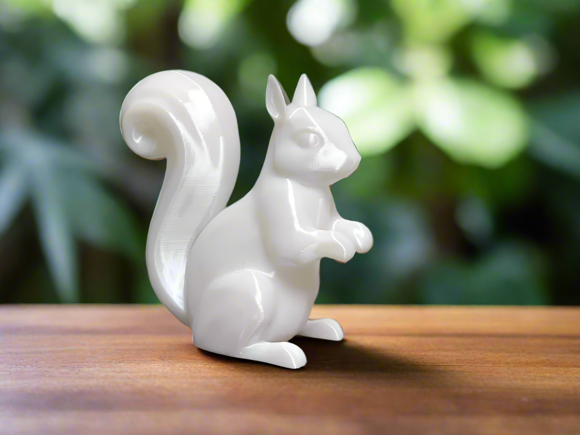 Stylish White Squirrel Statue: Contemporary Home Decor