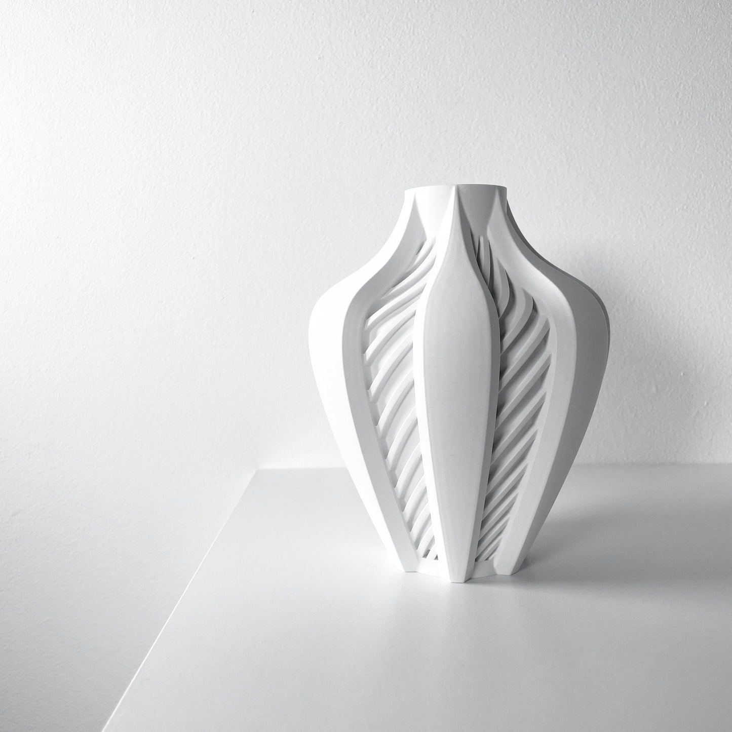 The Elvox Vase – Contemporary 3D-Printed Geometric Art Vase