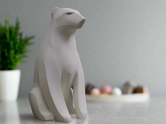 Polar Bear – Arctic-Themed Decorative Sculpture