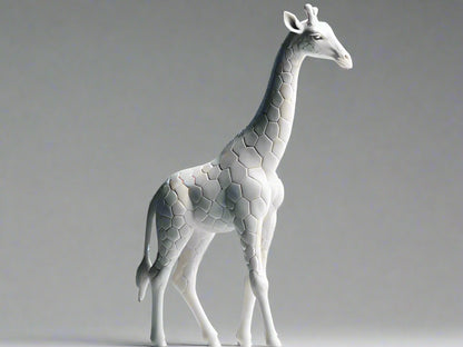 Elegant Giraffe Sculpture: Tall & Graceful