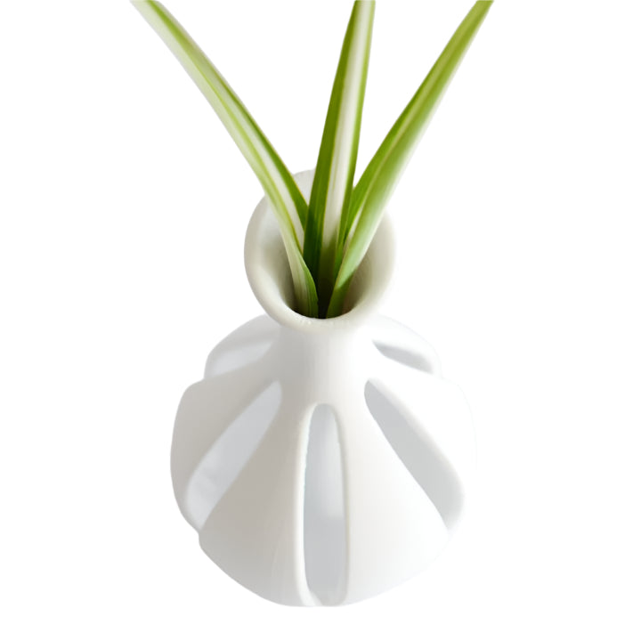 Zephyr Vase: Airy & Elegant Decorative Piece