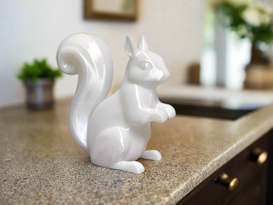 Stylish White Squirrel Statue: Contemporary Home Decor