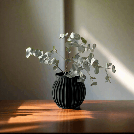 Minimal Round Table Vase